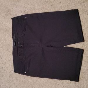 Black women's bermuda shorts